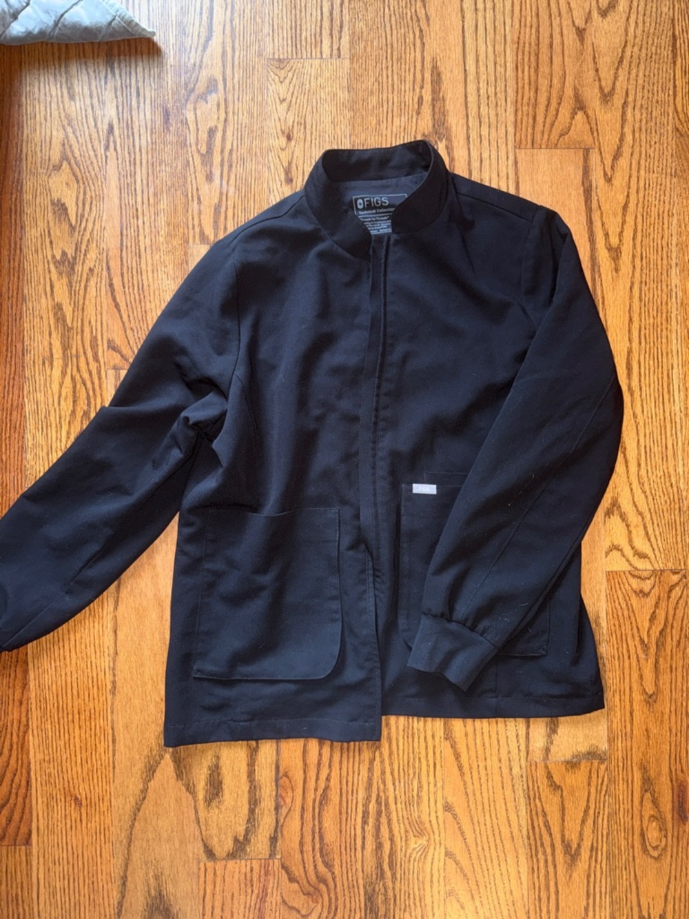 FIGS Black Scrub Jacket Large